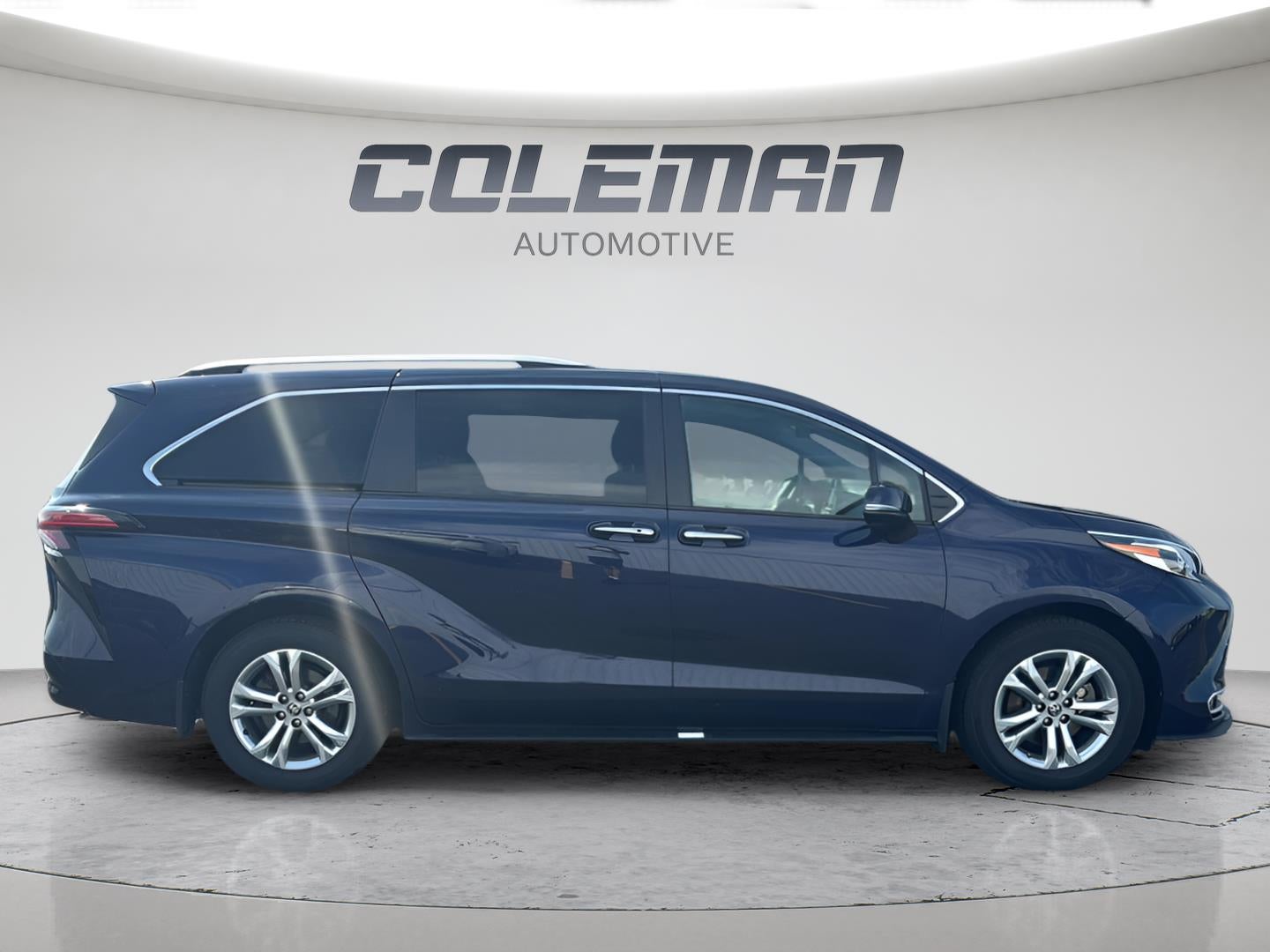 2022 Toyota Sienna Platinum