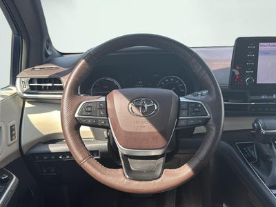2022 Toyota Sienna Platinum