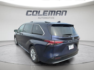 2022 Toyota Sienna Platinum