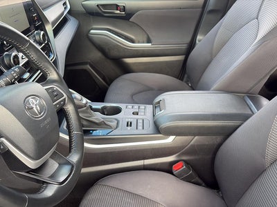 2024 Toyota Highlander LE AWD (Natl)