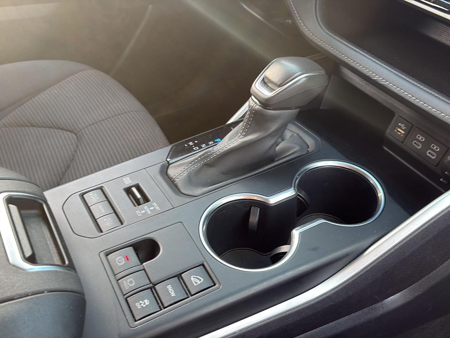 2024 Toyota Highlander LE AWD (Natl)