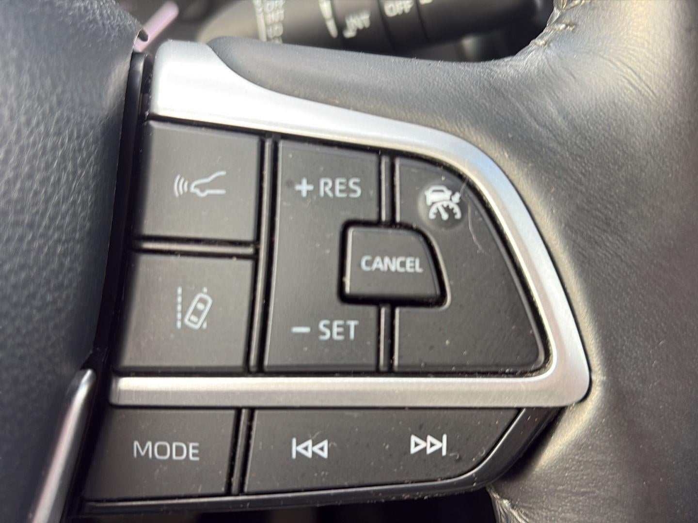 2024 Toyota Highlander LE AWD (Natl)