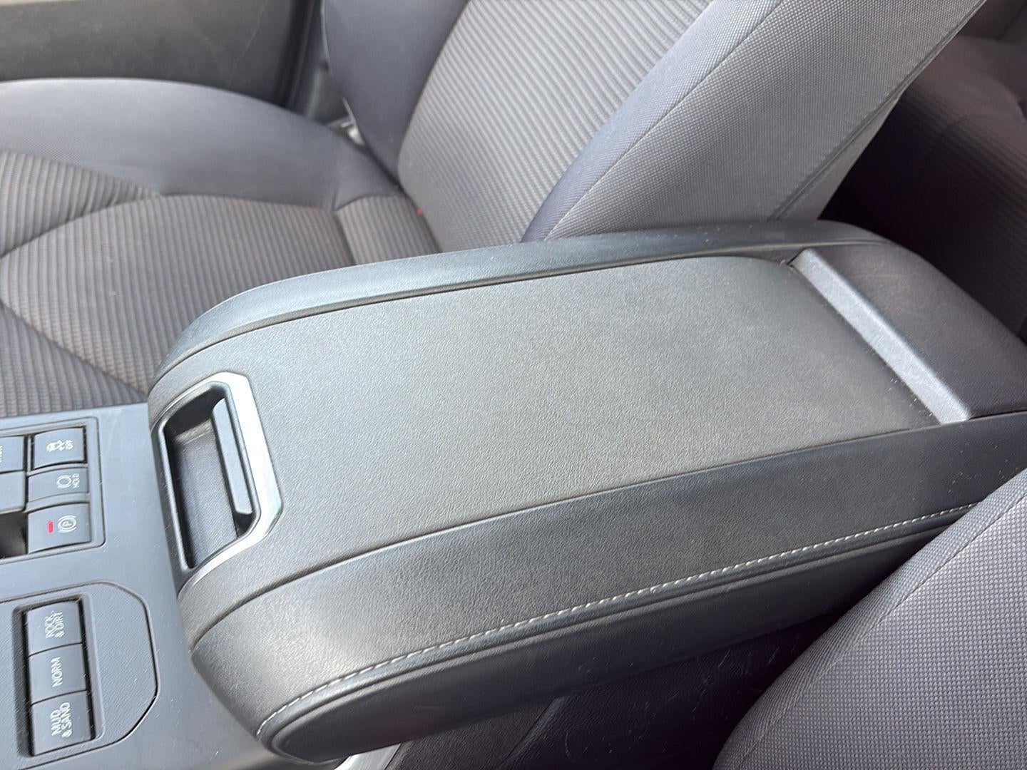 2024 Toyota Highlander LE AWD (Natl)