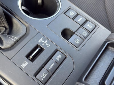 2024 Toyota Highlander LE AWD (Natl)