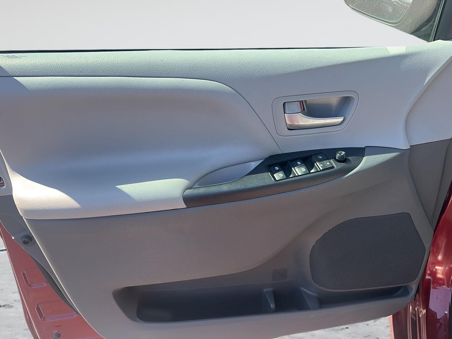 2019 Toyota Sienna LE 8-Passenger