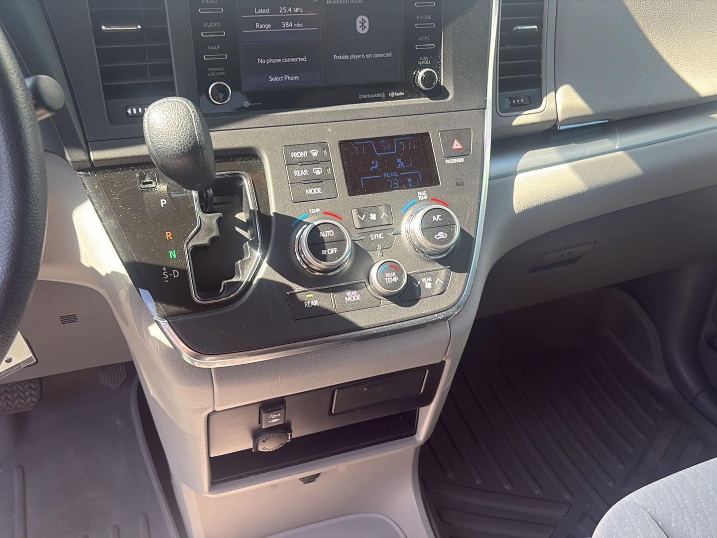 2019 Toyota Sienna LE 8-Passenger