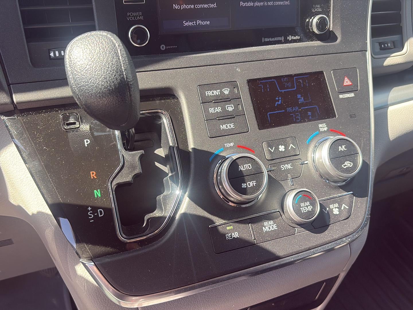 2019 Toyota Sienna LE 8-Passenger