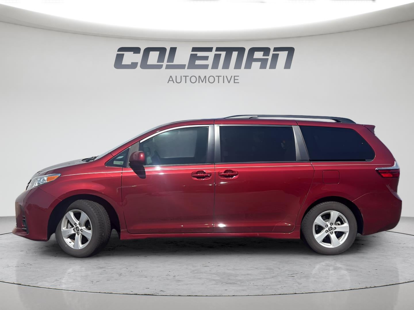 2019 Toyota Sienna LE 8-Passenger
