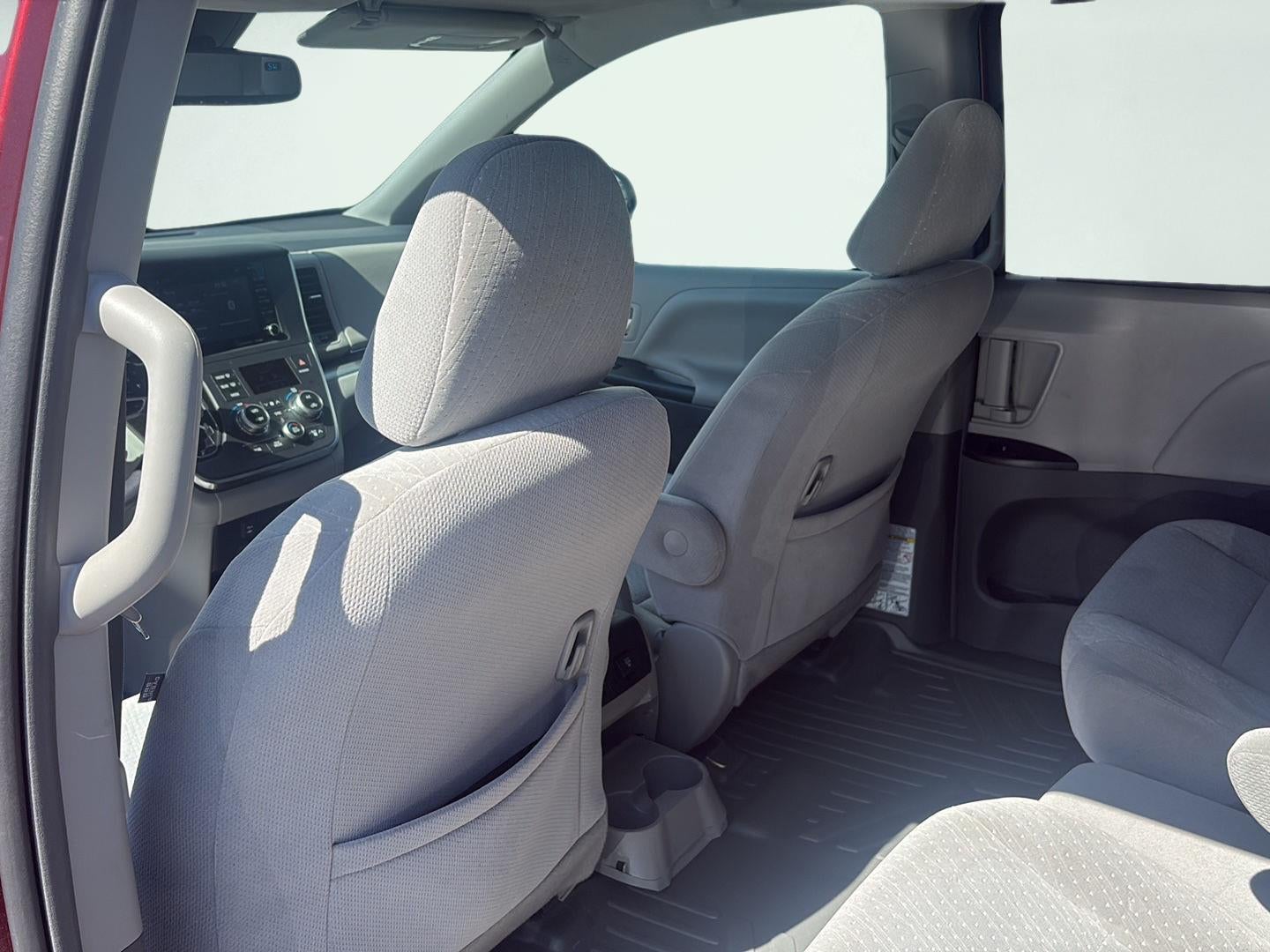 2019 Toyota Sienna LE 8-Passenger