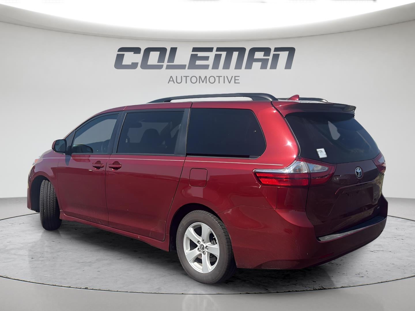2019 Toyota Sienna LE 8-Passenger