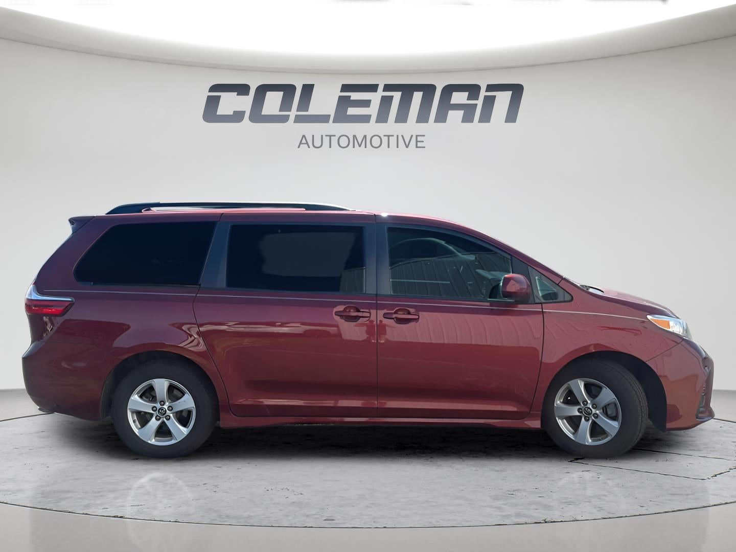 2019 Toyota Sienna LE 8-Passenger