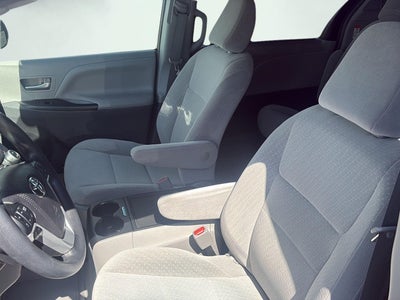 2019 Toyota Sienna LE 8-Passenger