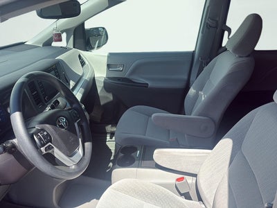 2019 Toyota Sienna LE 8-Passenger