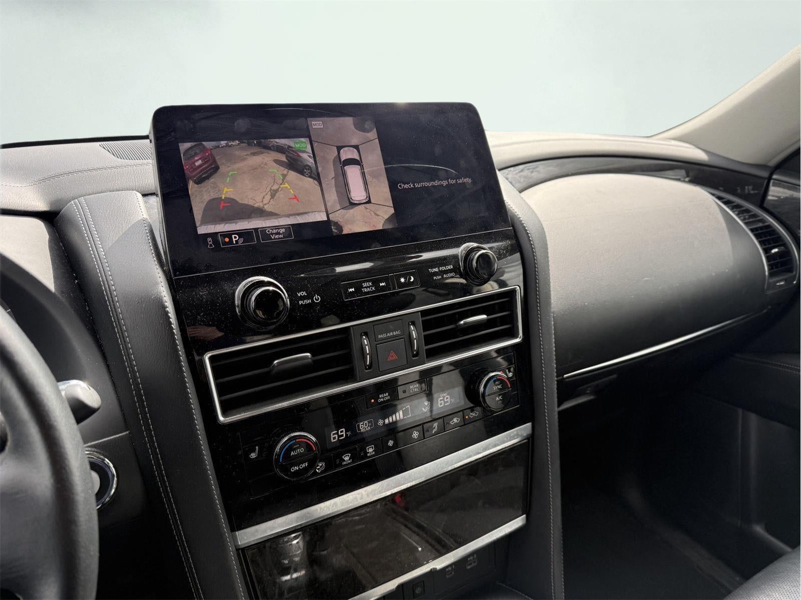 2024 INFINITI QX80 LUXE