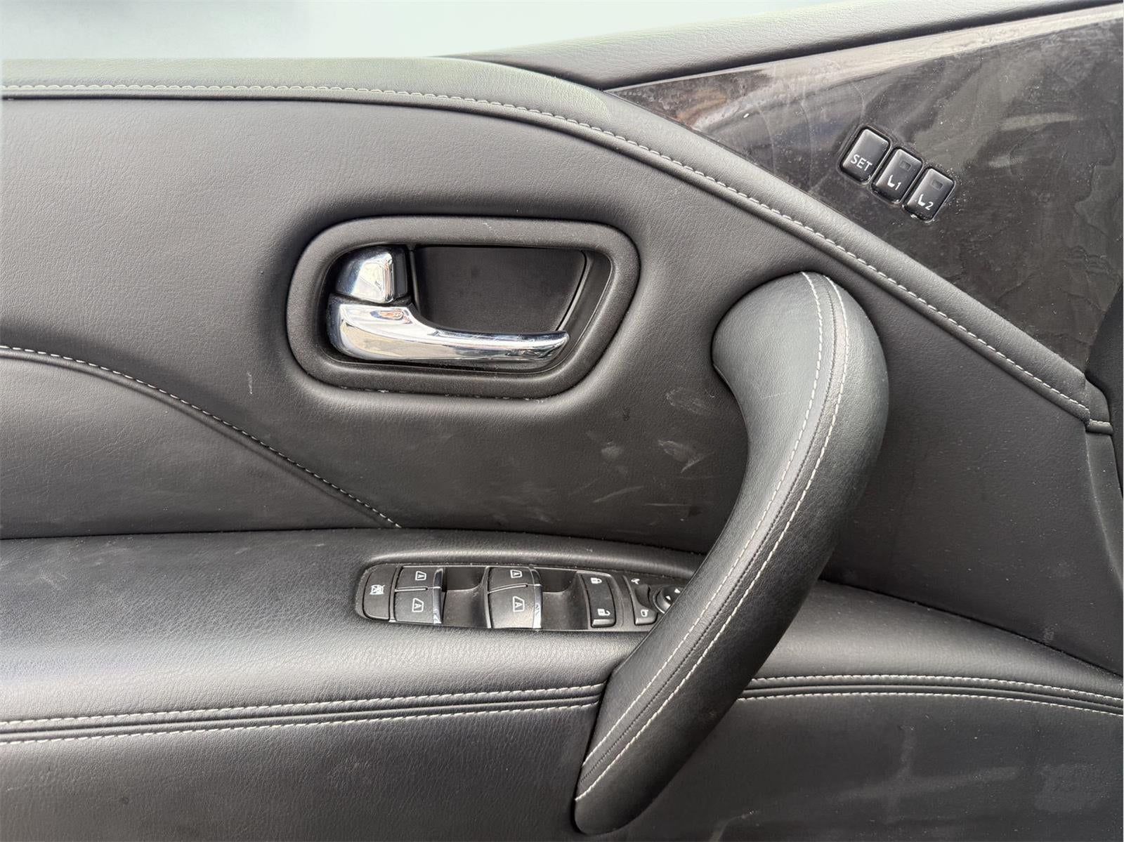 2024 INFINITI QX80 LUXE