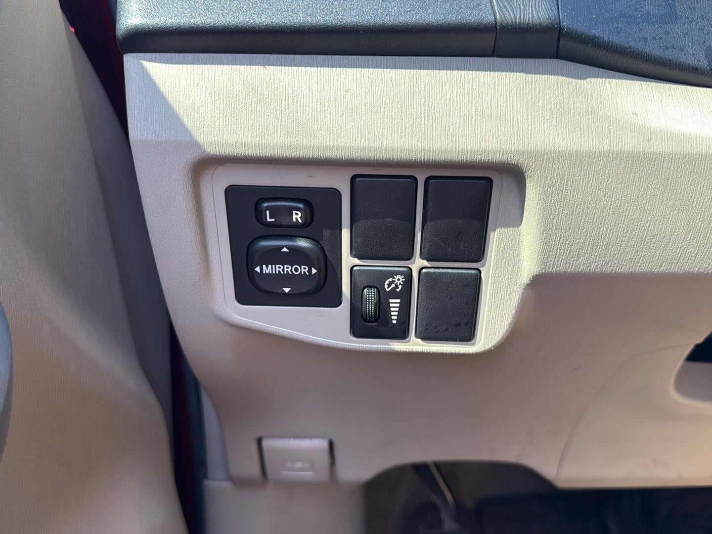 2010 Toyota Prius III