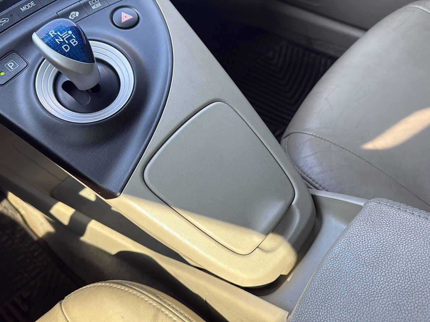 2010 Toyota Prius III