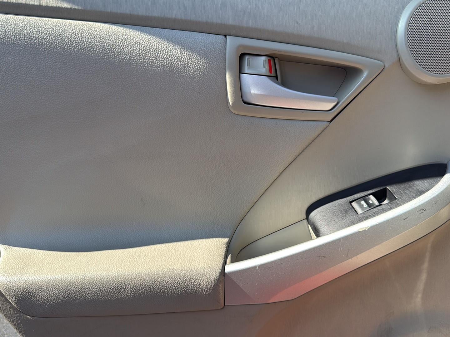 2010 Toyota Prius III