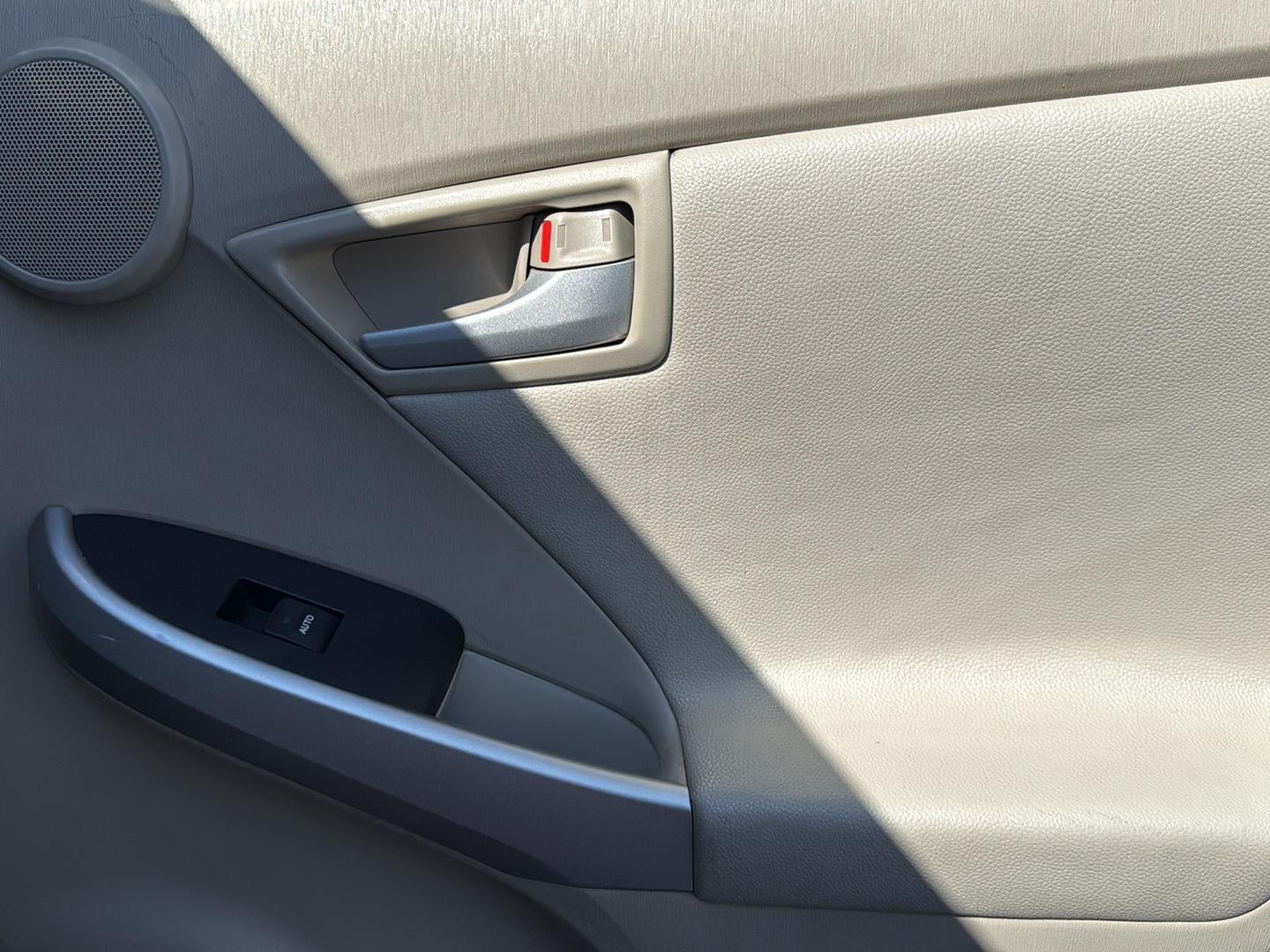 2010 Toyota Prius III