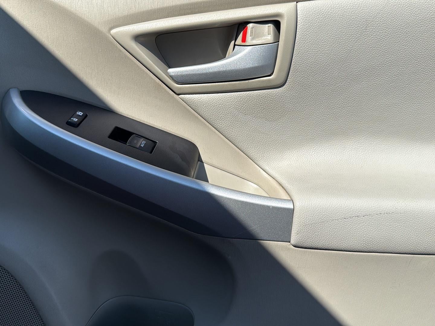 2010 Toyota Prius III